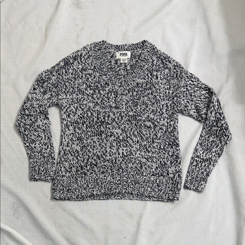PINK Victoria's Secret Monochrome V-Neck Sweater
